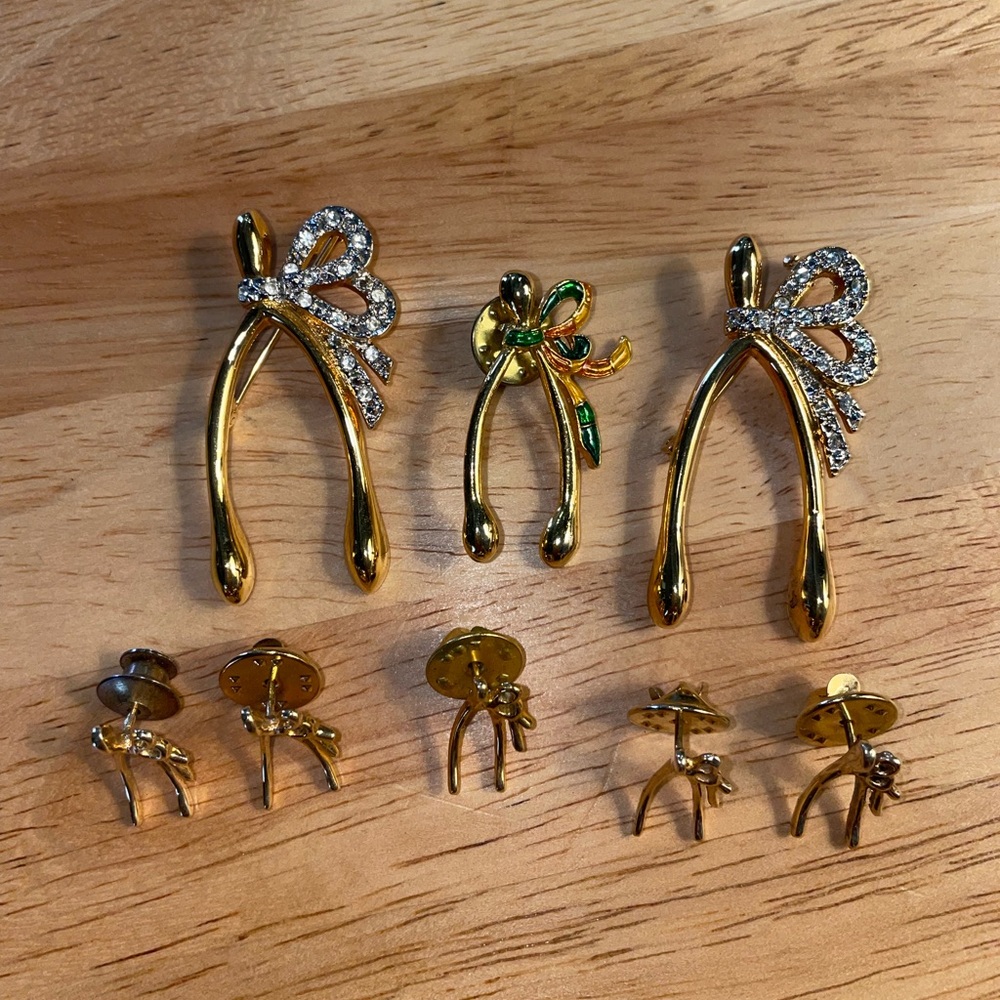 Make-A-Wish logo pins